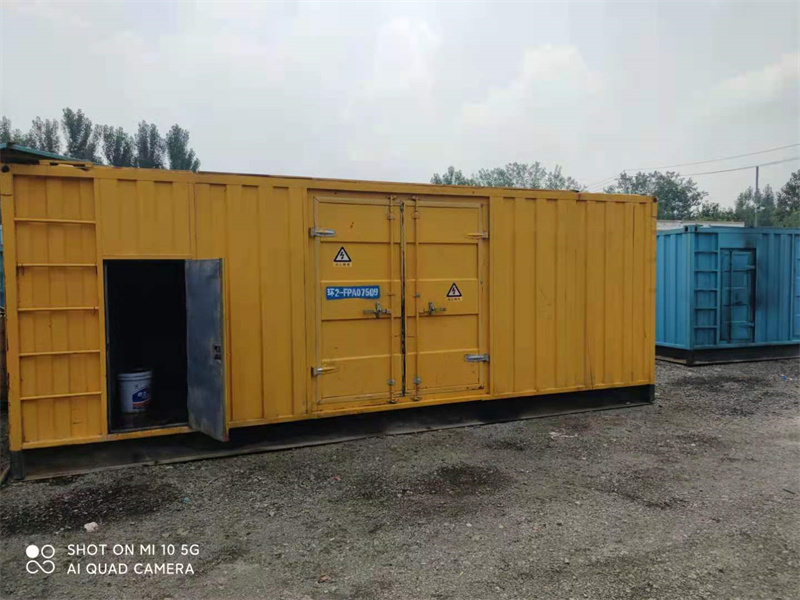 陈巴尔虎200KW柴油发电机组需要配备什么型号的电缆线？