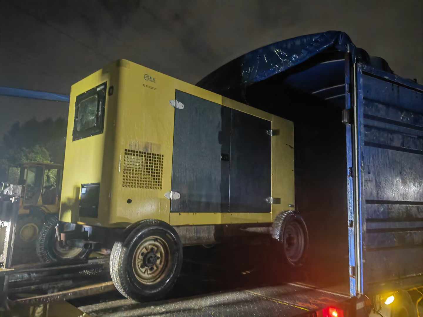 陈巴尔虎如何根据负载特性选择合适的柴油发电机？