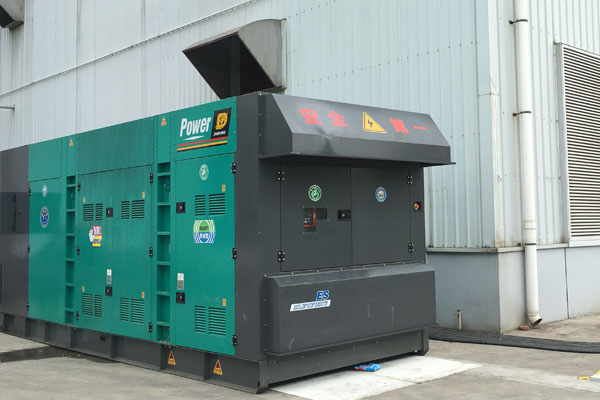 陈巴尔虎燃油滤清器的更换流程是怎样的？