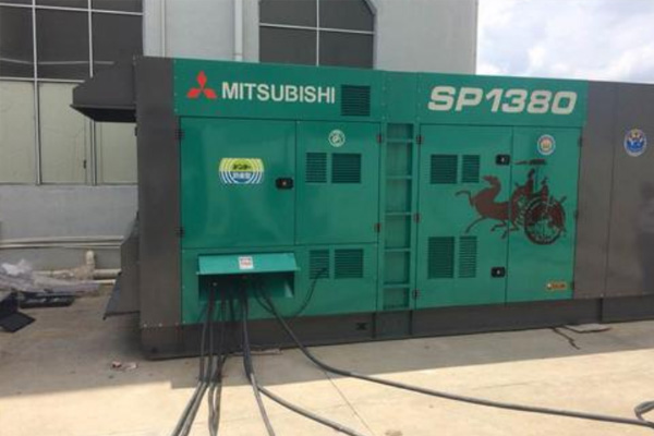 陈巴尔虎为什么有些柴油发电机组的输出电压可以调节？