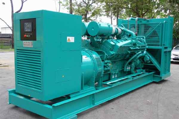 陈巴尔虎柴油发电机组电压不稳定怎样维修？