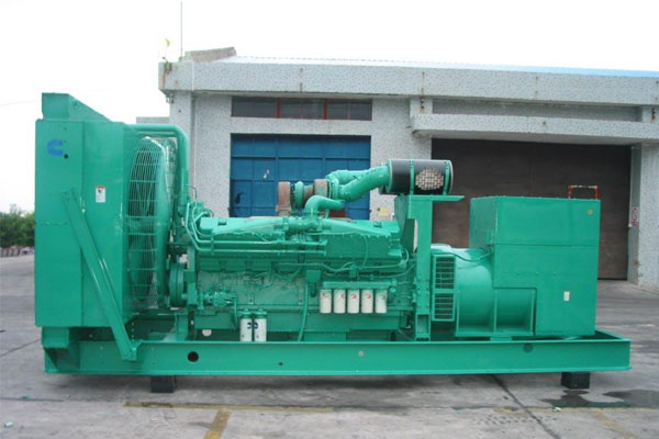 陈巴尔虎工厂发电机应急发电时如何更准确地检查发电机状态？