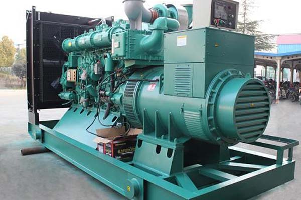 陈巴尔虎工厂发电机应急发电中如何优化燃油储备管理？